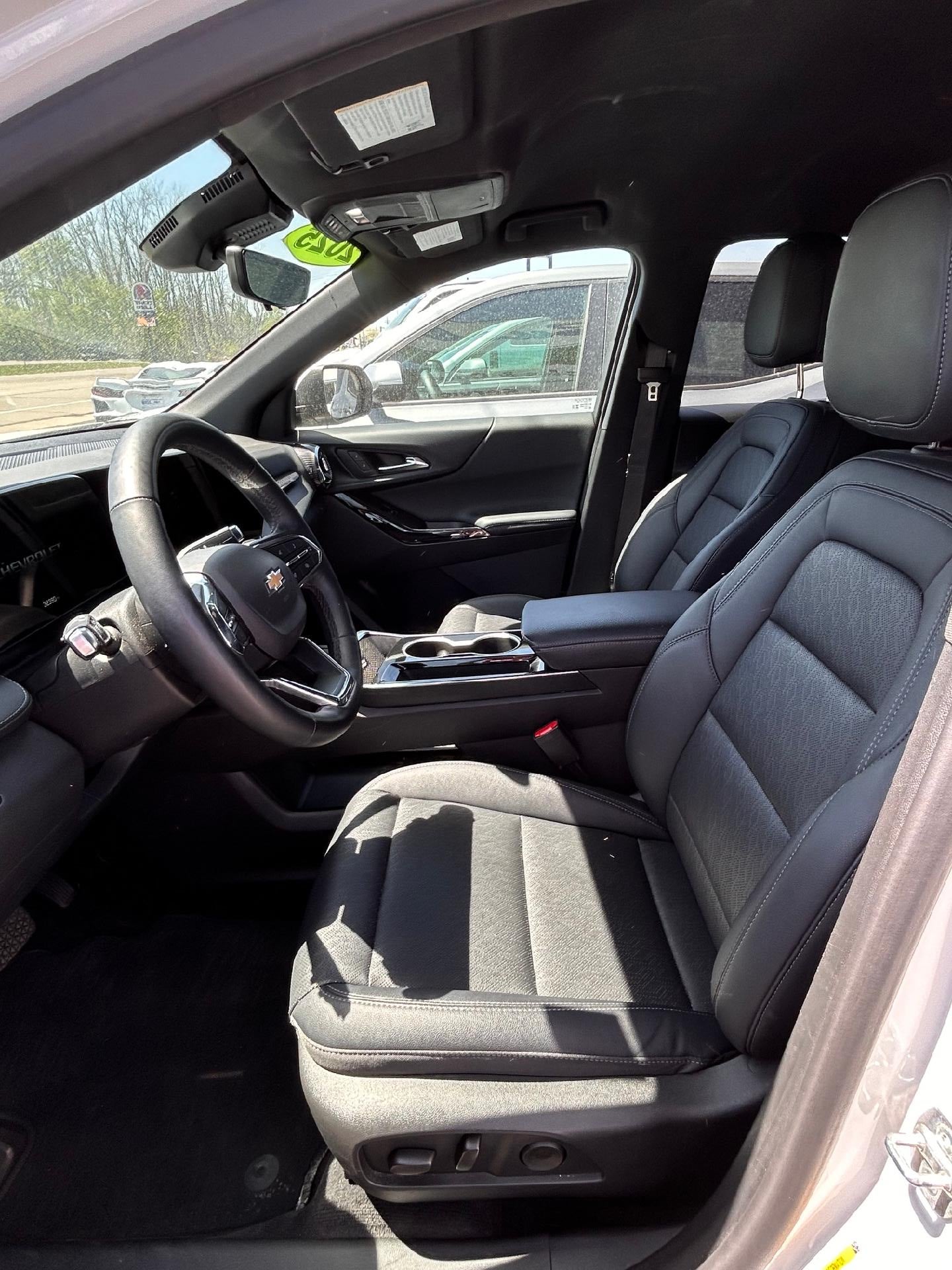 2025 Chevrolet Equinox — detail view